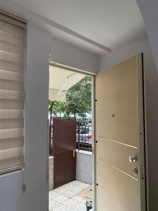 Es Apartment Tirana Exterior photo
